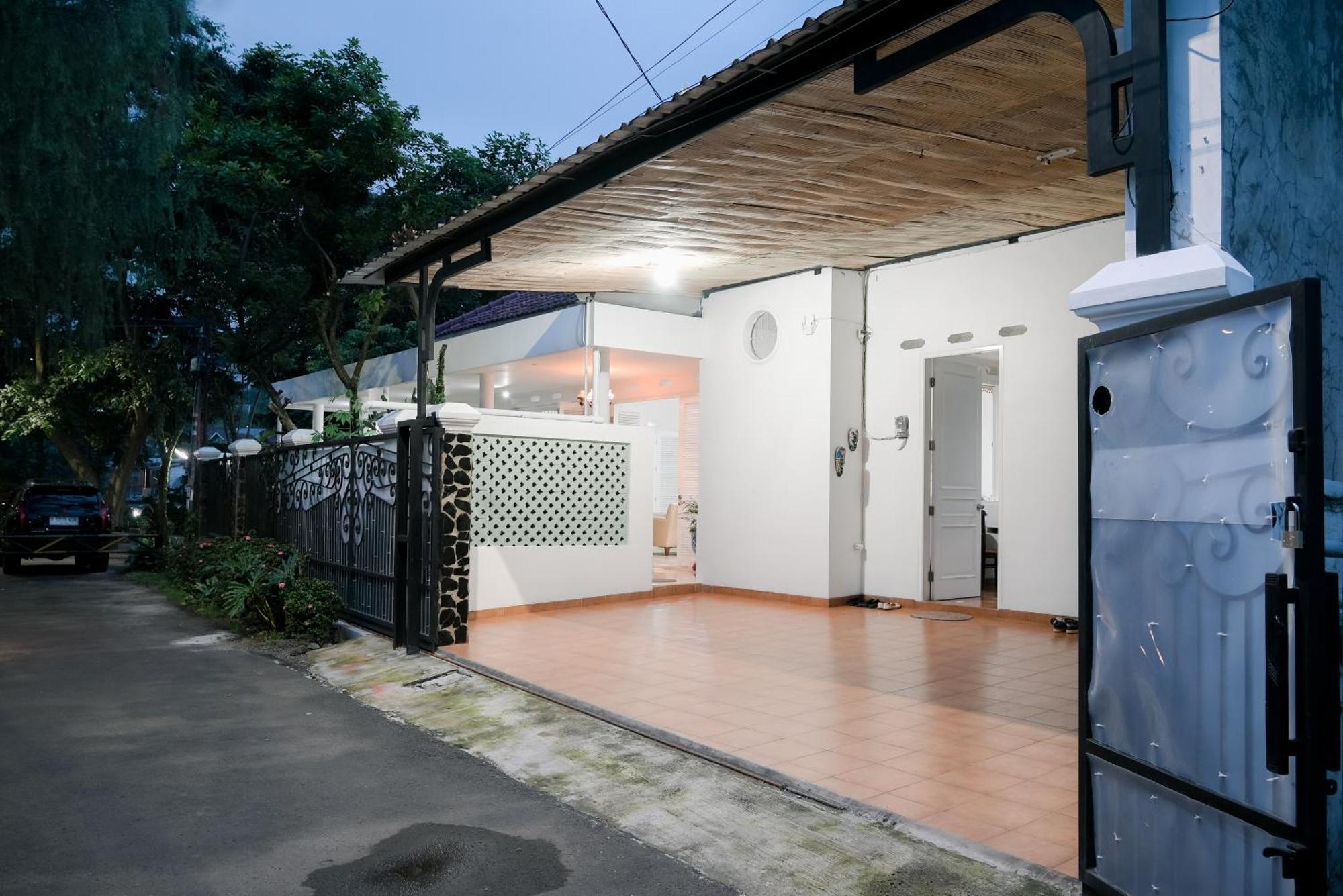 Kirana Guest House Bogor Exterior foto