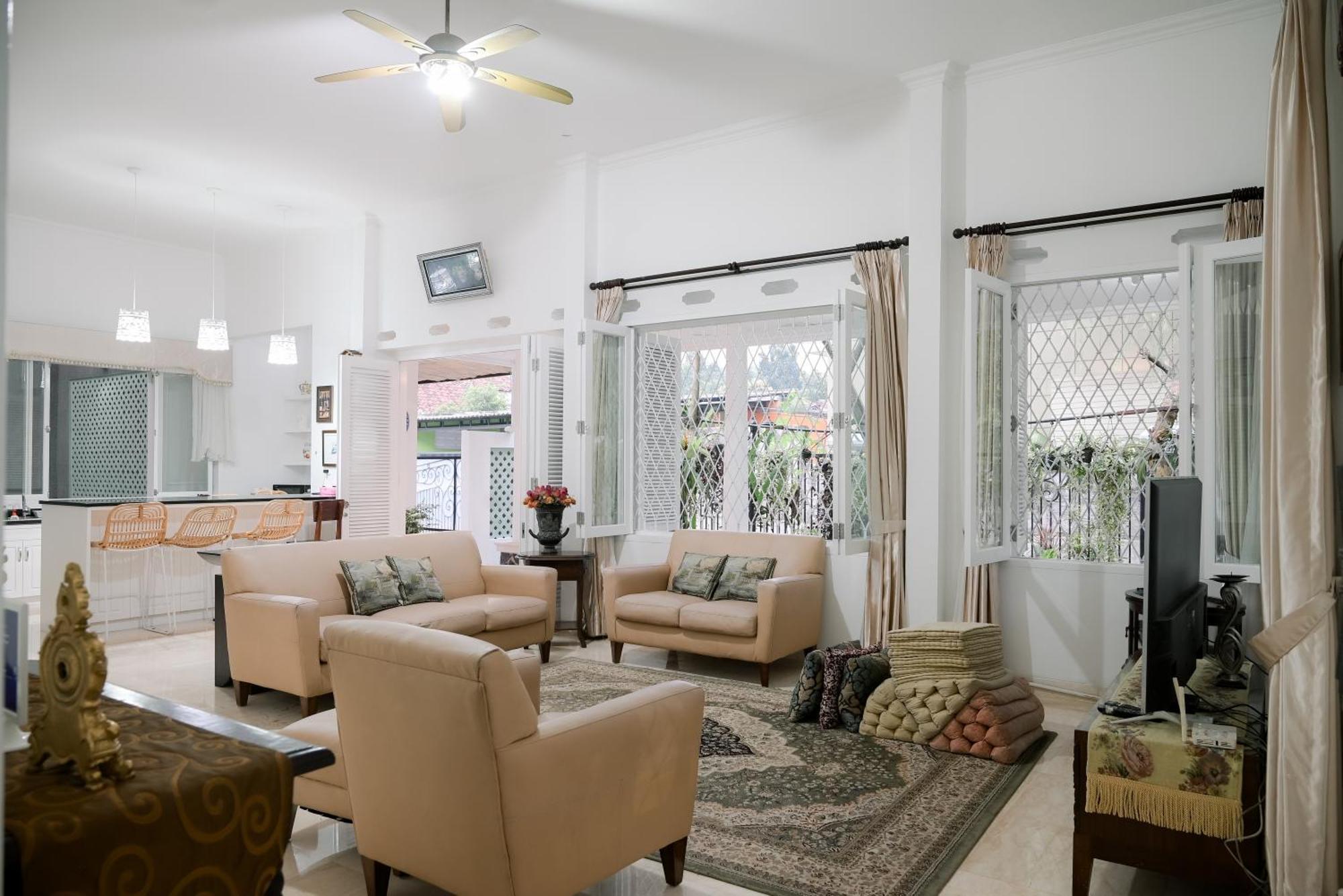 Kirana Guest House Bogor Exterior foto